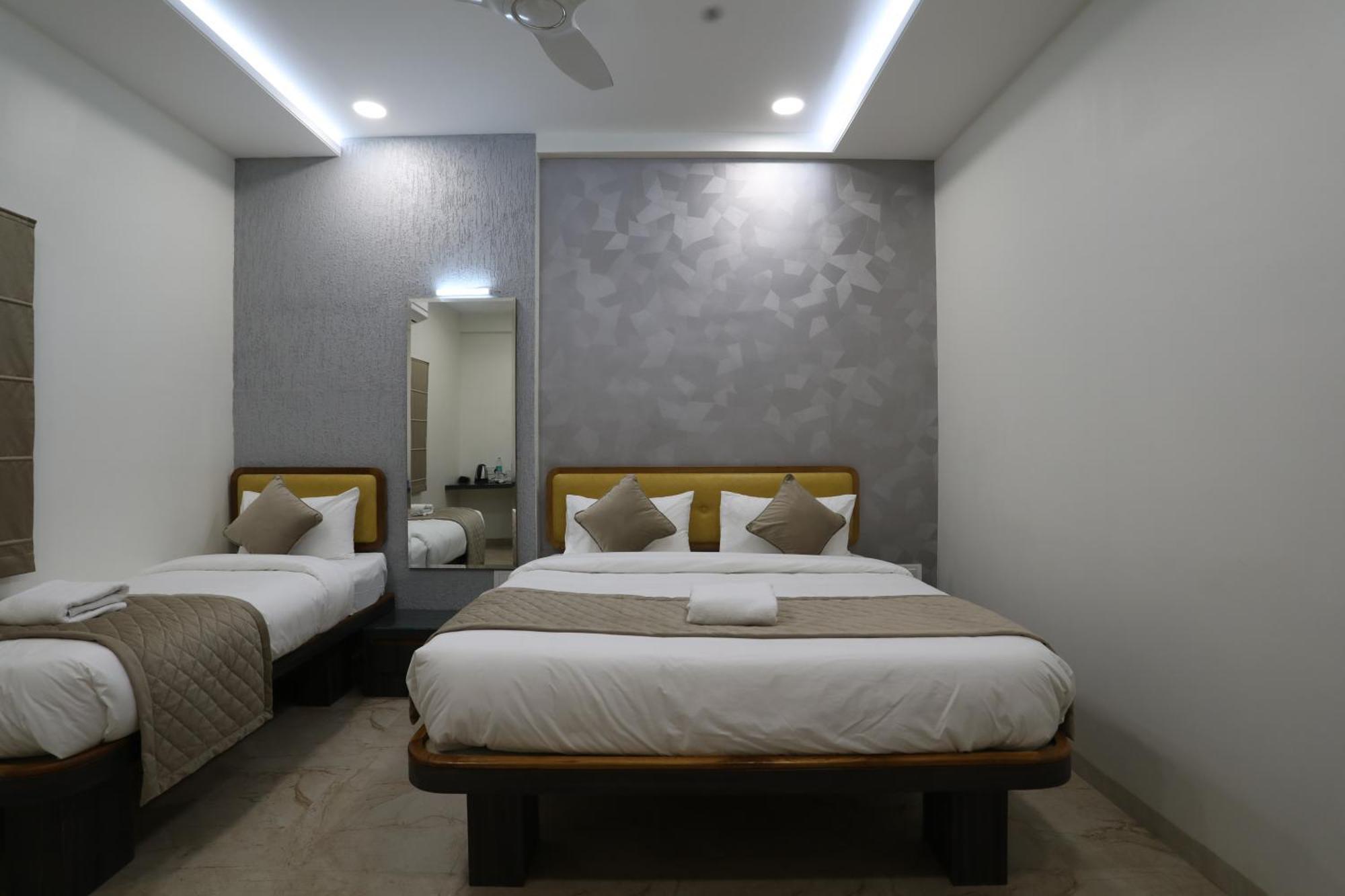 Hotel Ajinkya Palace 아우랑가바드 외부 사진