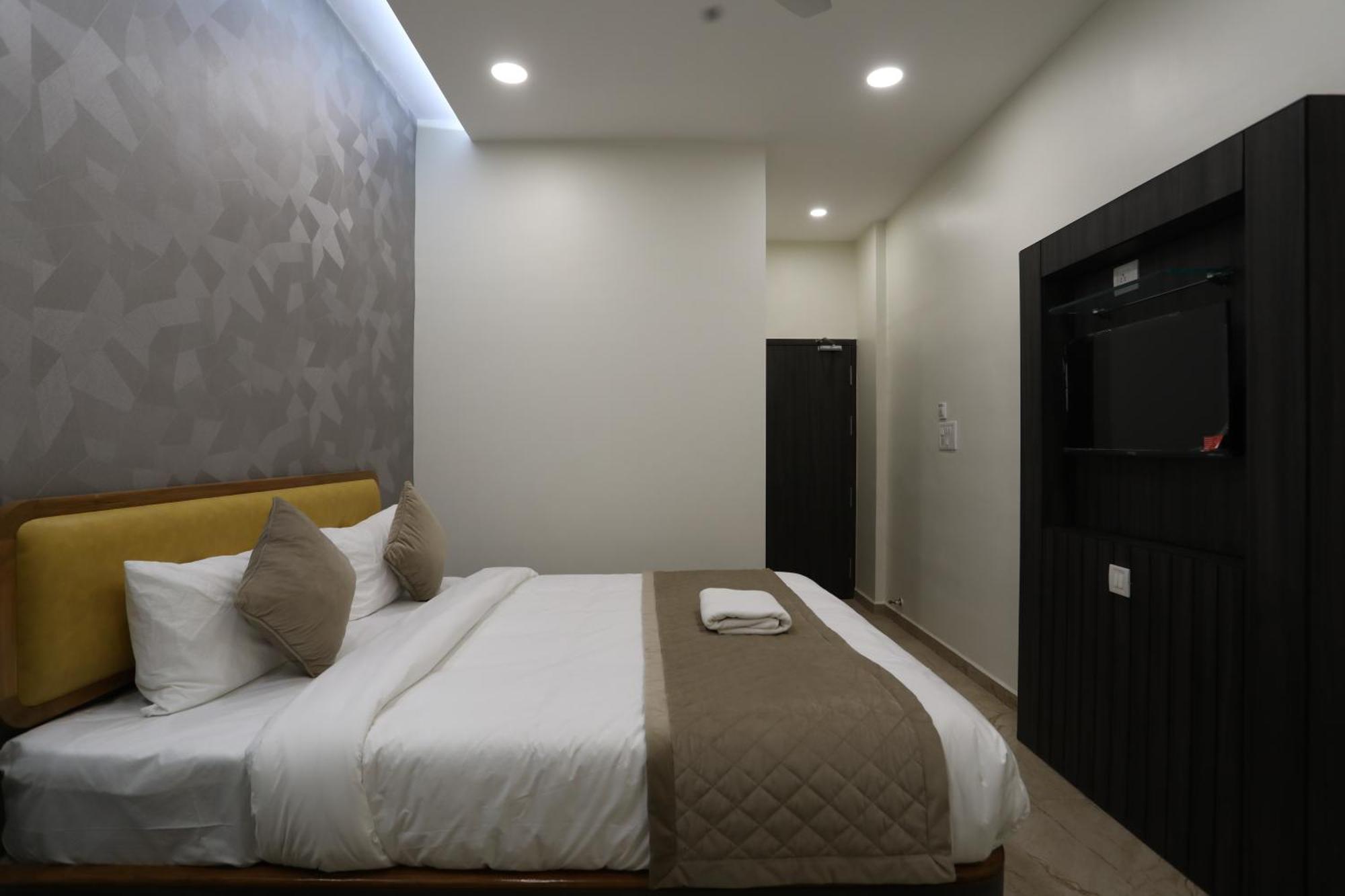 Hotel Ajinkya Palace 아우랑가바드 외부 사진