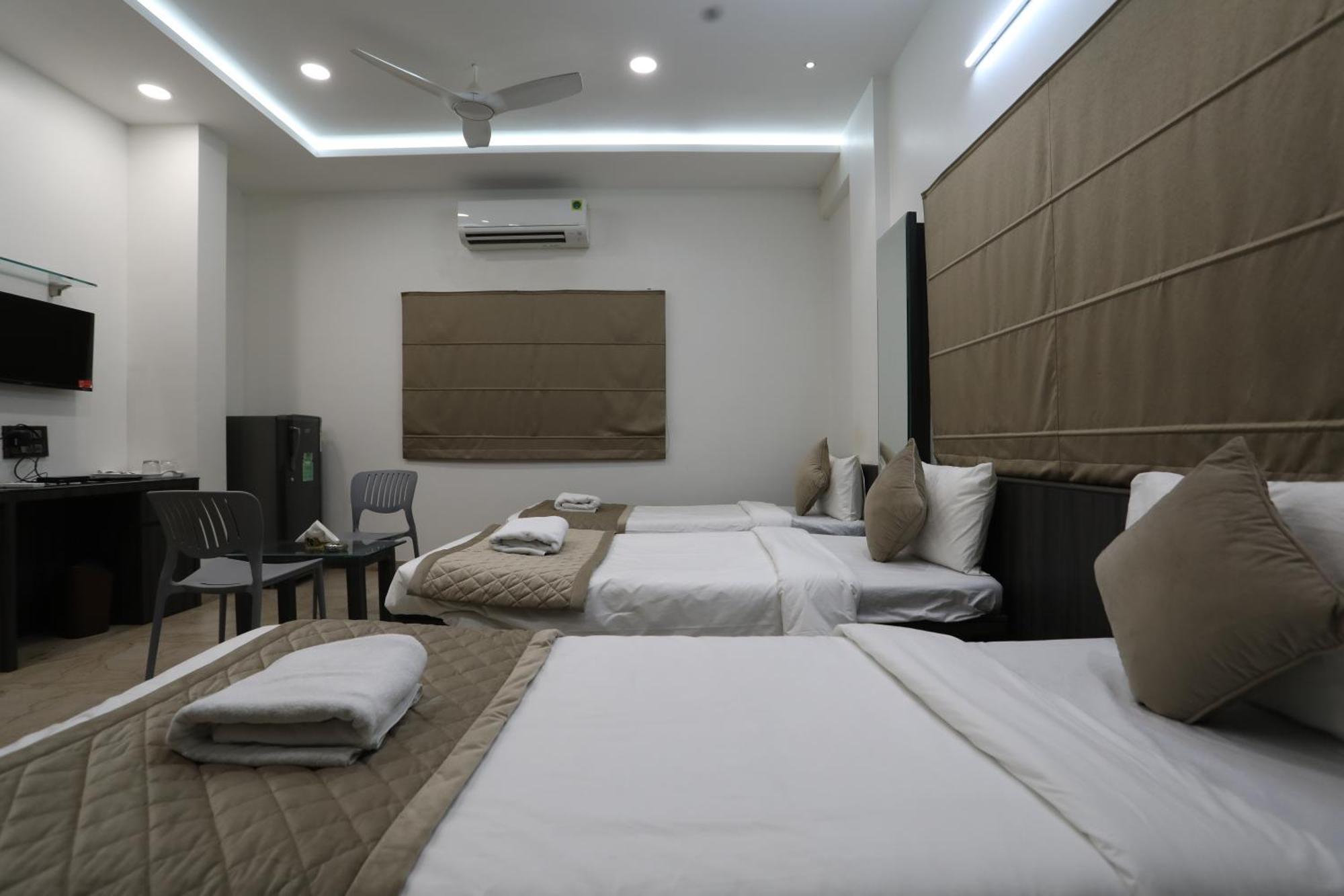 Hotel Ajinkya Palace 아우랑가바드 외부 사진
