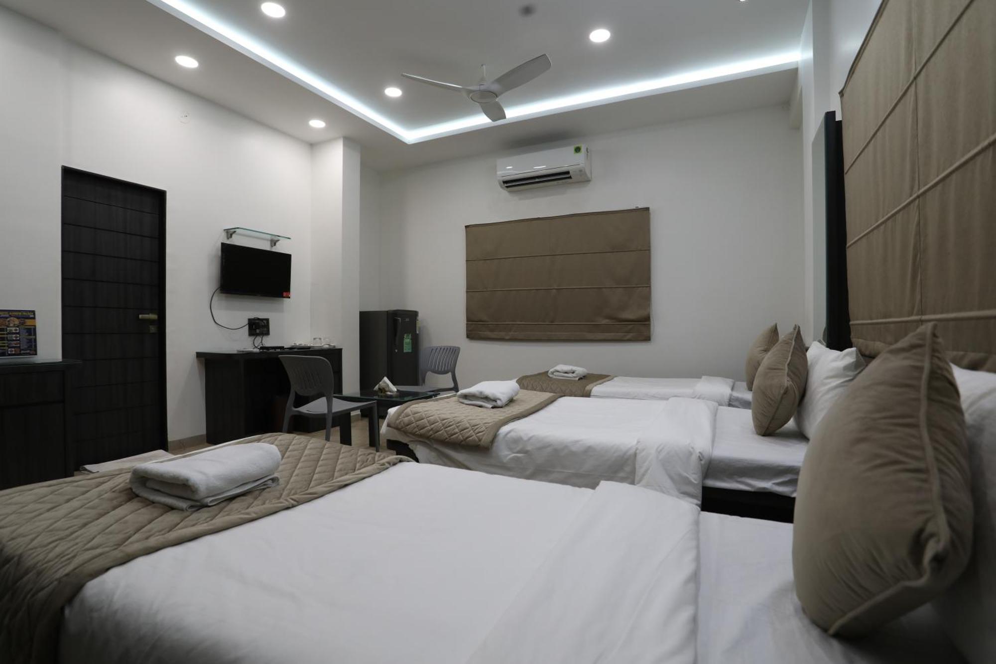 Hotel Ajinkya Palace 아우랑가바드 외부 사진